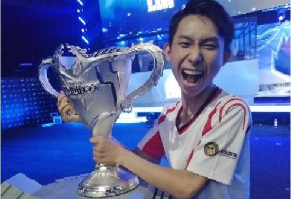 100 Thieves 和 Sentinels 巩固了他们在 VCT 2025： 美洲第一阶段 Alpha 组的领先地位