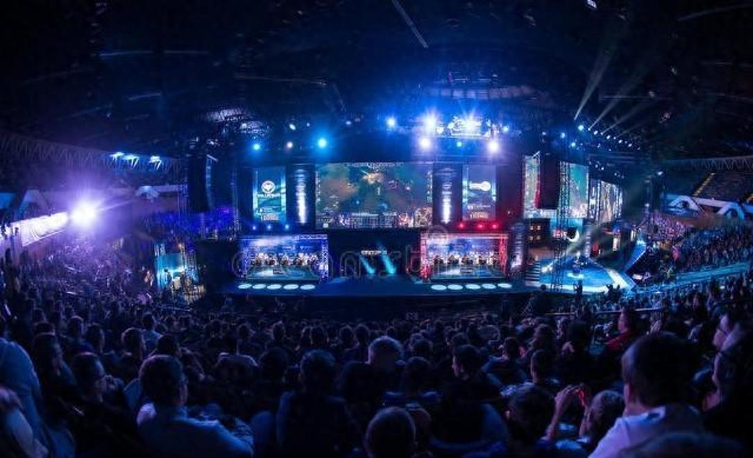 HooXi 与 Astralis 签订全职合同时表示：“不，目前没有。现在我回到了我离开的地方。”